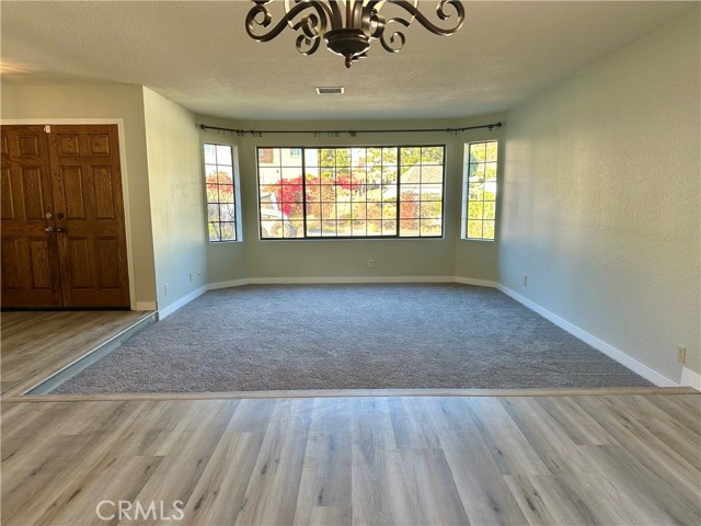 Detail Gallery Image 3 of 15 For 14845 Amorose, Lake Elsinore,  CA 92530 - 4 Beds | 2 Baths