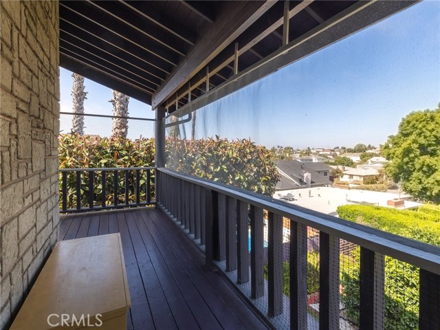 Detail Gallery Image 8 of 18 For 724 Loma Vista St, El Segundo,  CA 90245 - 4 Beds | 3 Baths