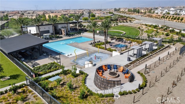 16765 Stags Leap Lane, Fontana CA: https://media.crmls.org/medias/ff797af0-5c08-46cc-8d31-b07f9cbcd332.jpg