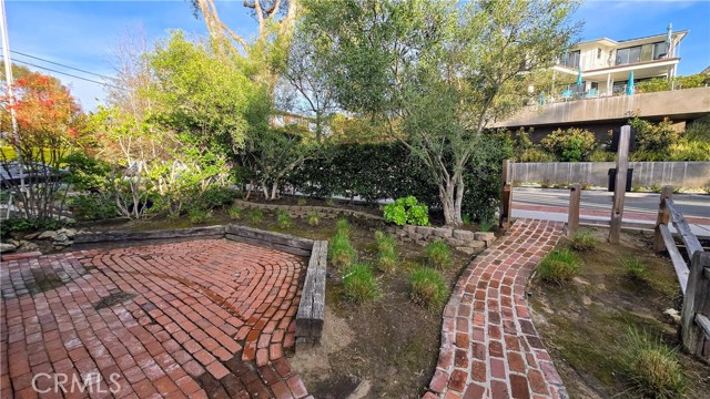 519 Poppy Avenue, Corona del Mar CA: https://media.crmls.org/medias/ff79bc50-6283-4d87-956c-c3925ebba82b.jpg