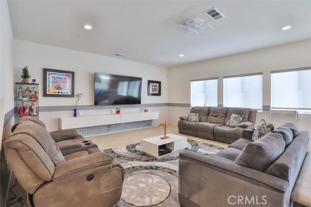 Detail Gallery Image 10 of 46 For 15765 Kings Peak Dr, Fontana,  CA 92336 - 5 Beds | 3 Baths