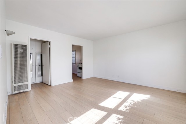 Detail Gallery Image 3 of 15 For 8075 Yorktown, Huntington Beach,  CA 92646 - 2 Beds | 1 Baths