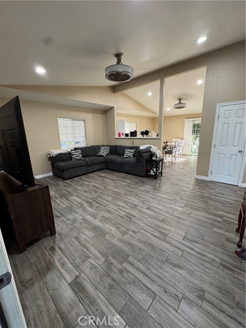 Detail Gallery Image 4 of 11 For 1044 E Dorset Ave, Pomona,  CA 91766 - 3 Beds | 2 Baths