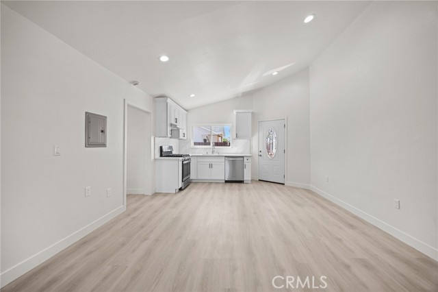 Image 26 of 37 For 2024 Grandridge Ave