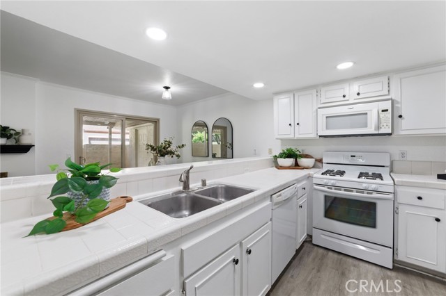 Detail Gallery Image 9 of 35 For 880 Ardmore Cir, Redlands,  CA 92374 - 3 Beds | 2 Baths