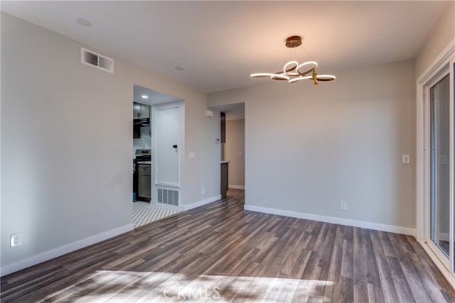 Detail Gallery Image 3 of 16 For 1742 Sinaloa #329,  Simi Valley,  CA 93065 - 2 Beds | 2 Baths