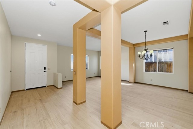 Detail Gallery Image 8 of 50 For 13747 Robinbrook Ct, Corona,  CA 92880 - 4 Beds | 2/1 Baths