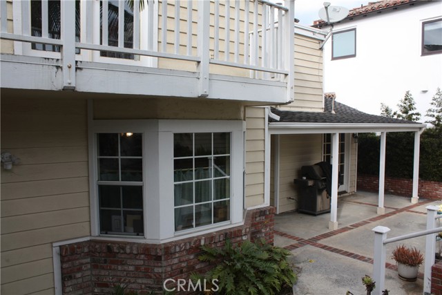 Detail Gallery Image 6 of 7 For 518 Eucalyptus Dr, El Segundo,  CA 90245 - 4 Beds | 2/1 Baths