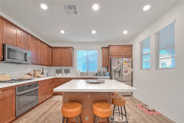 831 Wintergreen Way, Upland CA: https://media.crmls.org/medias/ff7d3da2-322f-43de-befd-82e3fa101336.jpg