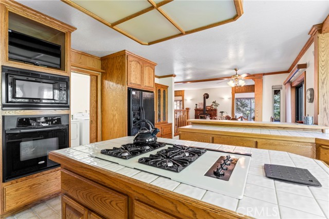 Detail Gallery Image 12 of 43 For 24250 Horst Dr, Crestline,  CA 92325 - 3 Beds | 2 Baths