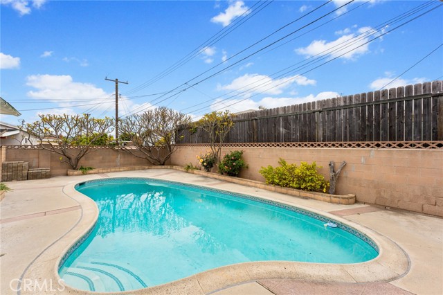 511 Mariposa Street, La Habra CA: https://media.crmls.org/medias/ff7d8b55-3b05-48c6-8486-28f122a81d24.jpg