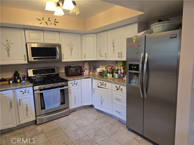 9854 Canby Avenue, Northridge CA: https://media.crmls.org/medias/ff7db83a-775d-417f-a590-9f3432283715.jpg