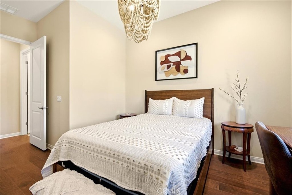 MLS #OC25225065 image #7