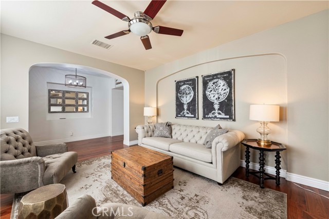 Detail Gallery Image 4 of 50 For 26101 Knoll Ct, Valencia,  CA 91381 - 5 Beds | 3/1 Baths