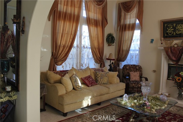 14243 Maya Circle, Moorpark CA: https://media.crmls.org/medias/ff7e90d9-0f08-4bfa-ba6b-5d73fcd9d57b.jpg