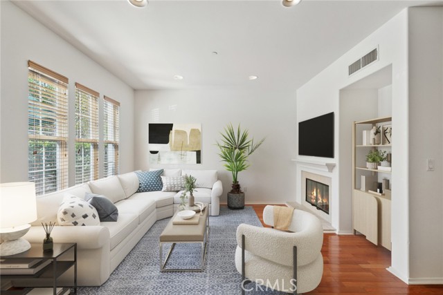 Detail Gallery Image 3 of 16 For 1314 Corte Venosa, Costa Mesa,  CA 92626 - 3 Beds | 2/1 Baths