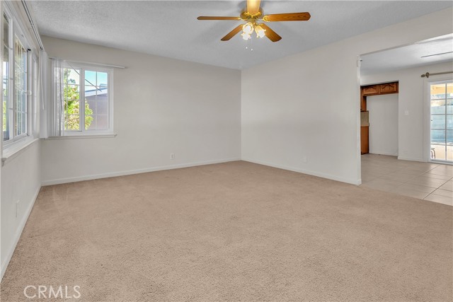 Detail Gallery Image 1 of 35 For 560 E Mountain View St, Barstow,  CA 92311 - 4 Beds | 2 Baths