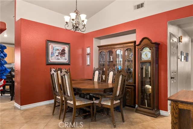 Detail Gallery Image 14 of 41 For 658 Donatello Dr, Corona,  CA 92882 - 3 Beds | 2 Baths
