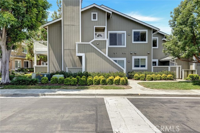 Detail Gallery Image 2 of 39 For 54 Monroe #73,  Irvine,  CA 92620 - 2 Beds | 2 Baths