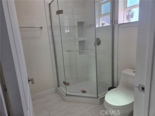 Detail Gallery Image 13 of 18 For 8644 N Corbin Ave, Northridge,  CA 91324 - 3 Beds | 3 Baths