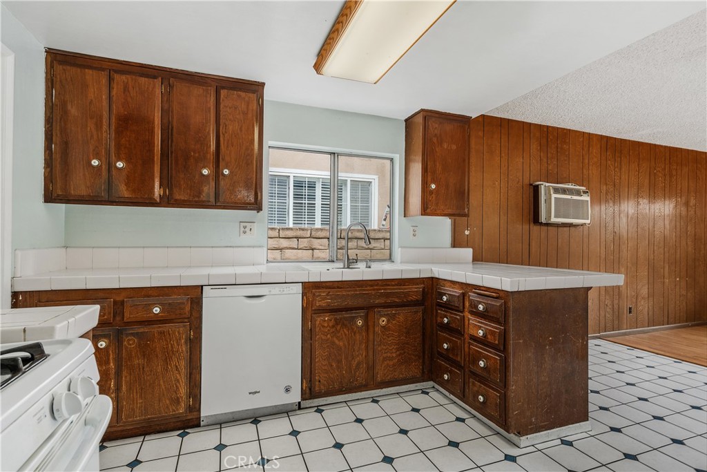 MLS #SR25258211 image #9