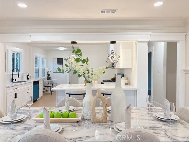 Detail Gallery Image 5 of 22 For 4715 5th Ave, Los Angeles,  CA 90043 - 4 Beds | 2 Baths