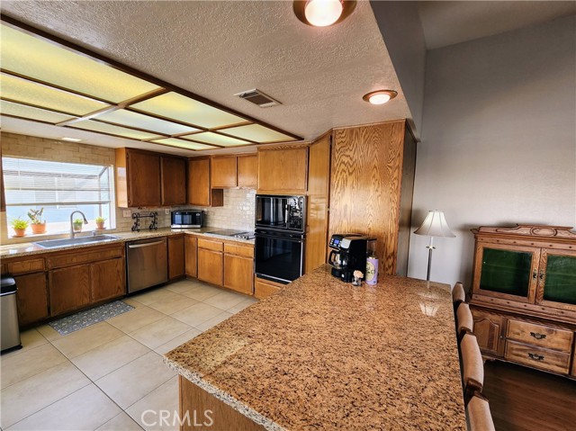 Detail Gallery Image 14 of 48 For 26599 Mariner Ln, Helendale,  CA 92342 - 3 Beds | 2 Baths