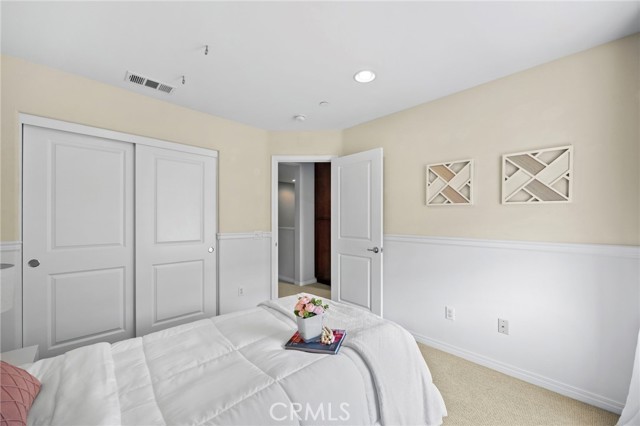 17539 Riverstone Court, Fountain Valley CA: https://media.crmls.org/medias/ff82ebd4-e92f-4341-8c39-95579a385aa9.jpg