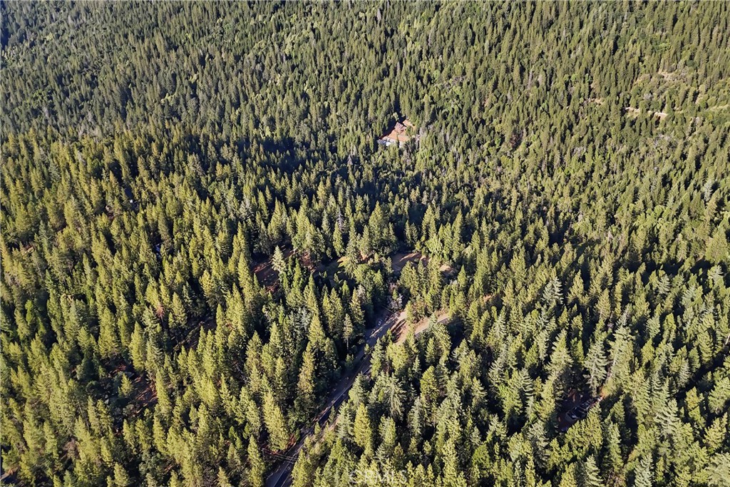 https://media.crmls.org/medias/ff8300b0-d4fa-4083-9b9a-477052d6f4de.jpg?preset=X-Large