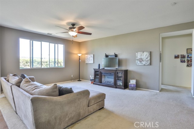 Detail Gallery Image 7 of 33 For 4146 Lovitt Cir, Lake Elsinore,  CA 92530 - 3 Beds | 2 Baths