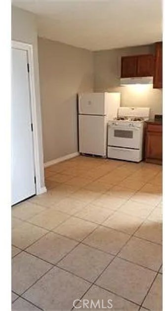 740 W 82nd ST Unit: 4