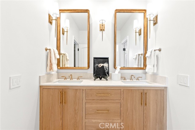 23477 Park Colombo, Calabasas CA: https://media.crmls.org/medias/ff83cc21-410e-45d2-98a6-9baab7aeb8e4.jpg