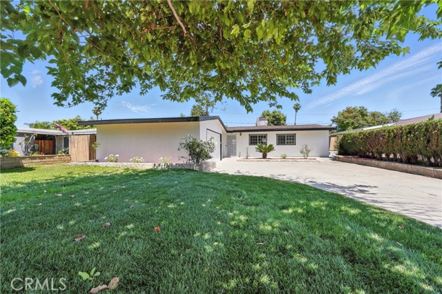 910 S Kenmore Street, Anaheim CA: https://media.crmls.org/medias/ff8441fe-6908-47fb-9682-9c8134ceaed3.jpg