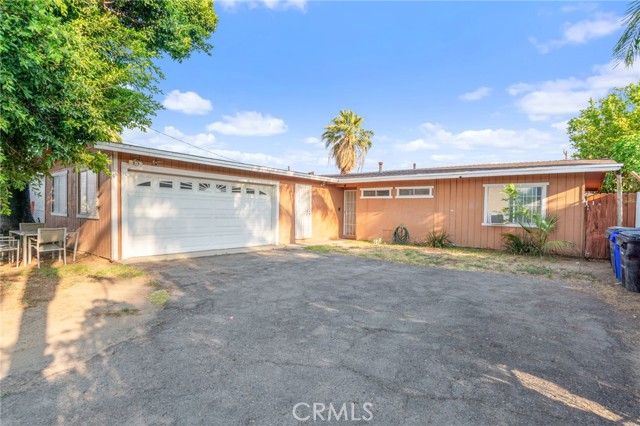 Detail Gallery Image 1 of 30 For 645 E King St, Rialto,  CA 92376 - 4 Beds | 2 Baths