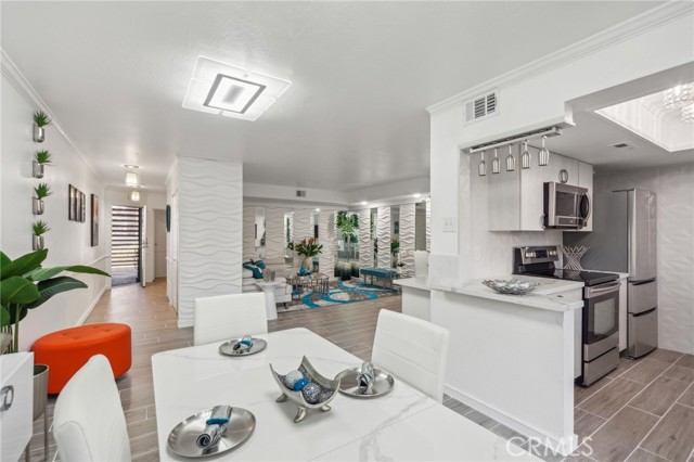 Detail Gallery Image 3 of 24 For 5301 E Waverly Dr #137,  Palm Springs,  CA 92264 - 1 Beds | 2 Baths