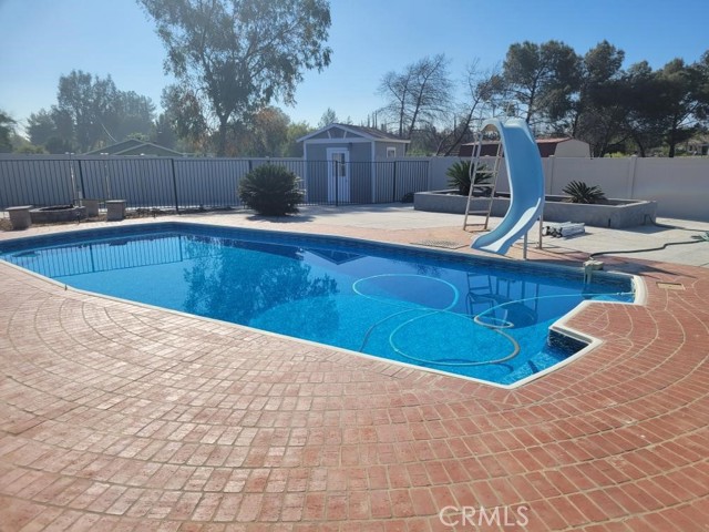 Detail Gallery Image 13 of 30 For 16001 Lake Mathews Dr, Perris,  CA 92570 - 3 Beds | 2/1 Baths