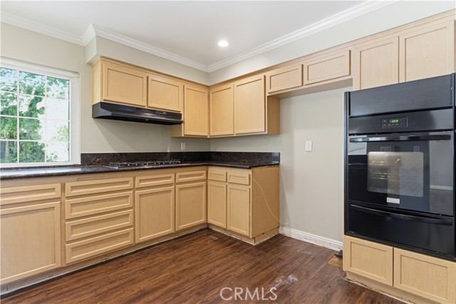 Detail Gallery Image 11 of 37 For 8757 Lurline Ave, Winnetka,  CA 91306 - 4 Beds | 2 Baths