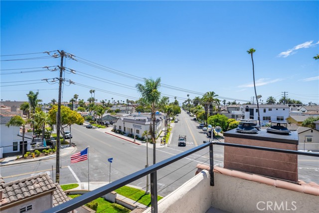 708 Main Street, Huntington Beach CA: https://media.crmls.org/medias/ff869545-5dfd-4ca4-a241-db3b9c53e2e5.jpg
