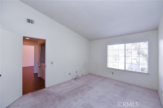 116 Costero Aisle, Irvine CA: https://media.crmls.org/medias/ff869fd8-172d-465a-81ef-931ab1d6e73f.jpg