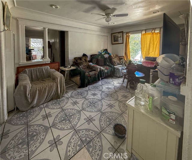 258 N Benton Way, Los Angeles CA: https://media.crmls.org/medias/ff86a178-4b31-450a-a267-a513da061d1a.jpg