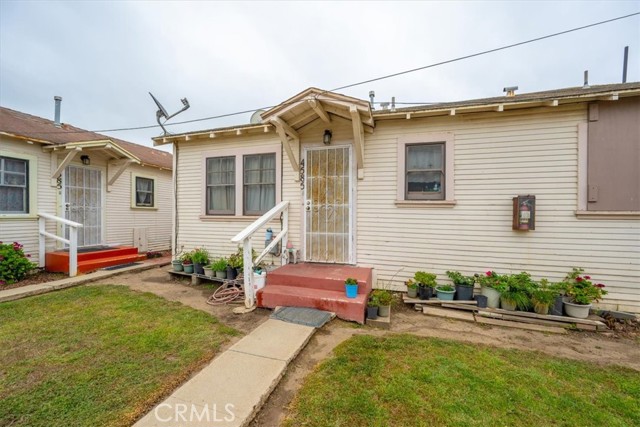 4589 12th Street, Guadalupe CA: https://media.crmls.org/medias/ff86ba63-03ff-4d71-b4a5-ba4afc1554f0.jpg