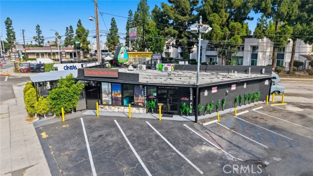  Commercial for Sale in Sun Valley, California