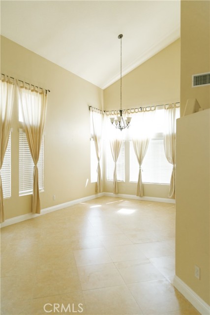 Image 10 of 37 For 852 Saint James Drive