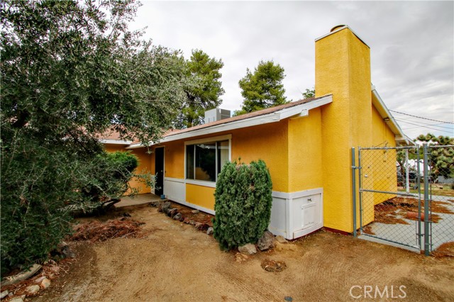 56616 Joshua, Yucca Valley CA: https://media.crmls.org/medias/ff86fdb2-a4a4-4143-bf39-33db2dc8ce00.jpg