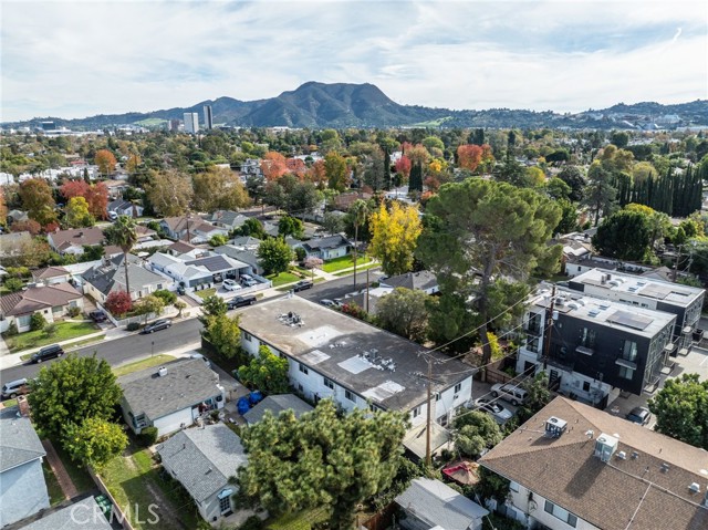Detail Gallery Image 43 of 45 For 5017 Cartwright #3,  North Hollywood,  CA 91601 - 4 Beds | 2/1 Baths