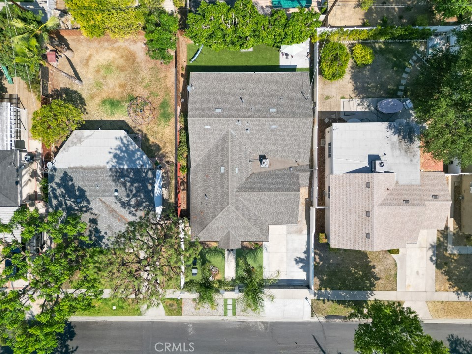 https://media.crmls.org/medias/ff875d75-6b0d-4277-8dc4-a8f6ba9052b0.jpg?preset=X-Large