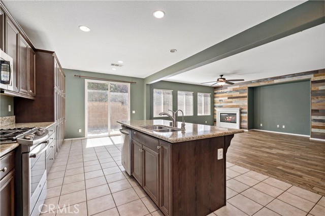 Detail Gallery Image 15 of 70 For 35917 Coyote Hill Ct, Murrieta,  CA 92563 - 4 Beds | 2 Baths