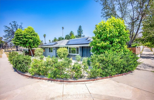 Detail Gallery Image 2 of 37 For 385 E Mendocino St, Altadena,  CA 91001 - 4 Beds | 2/1 Baths