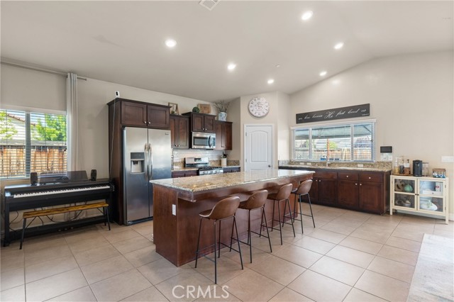 Detail Gallery Image 10 of 44 For 9500 Laurelwood Ct, Shafter,  CA 93263 - 4 Beds | 2 Baths