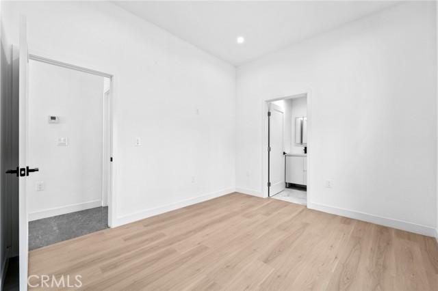 6827 Ranchito Avenue, Van Nuys CA: https://media.crmls.org/medias/ff885927-9781-400a-8dcb-51b148c8d096.jpg